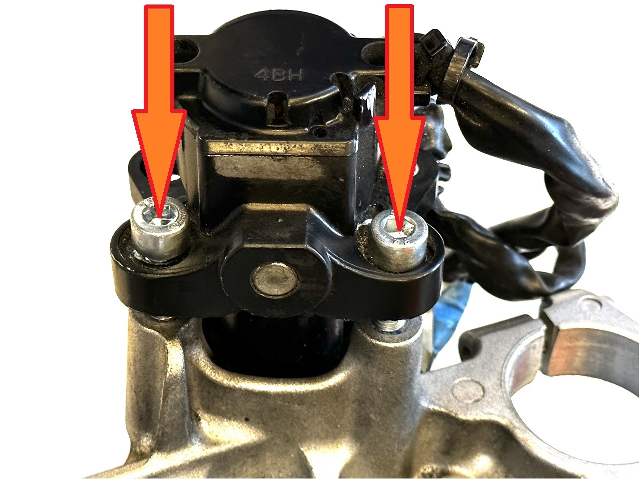 Yamaha motor startonderbreker breekbouten / afbreek bouten verwijderen service + nieuwe bouten - Klik op de afbeelding om het venster te sluiten